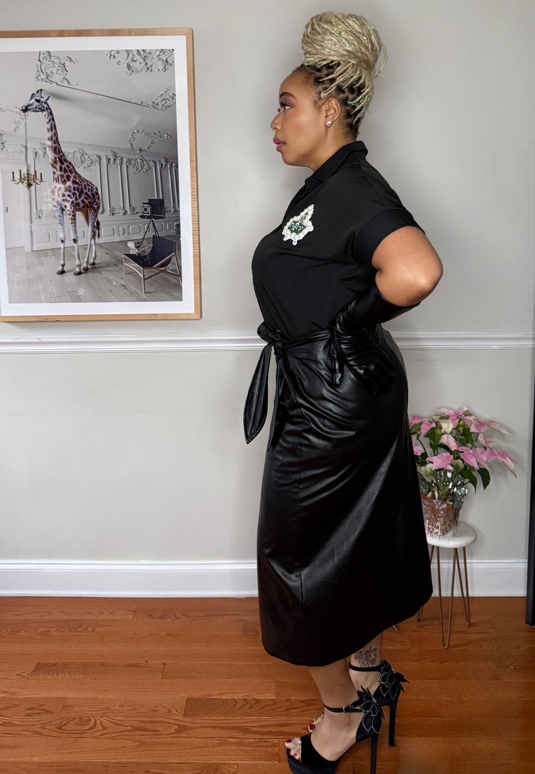 AKA® Pearl Ivy Black Short Sleeve Blouse