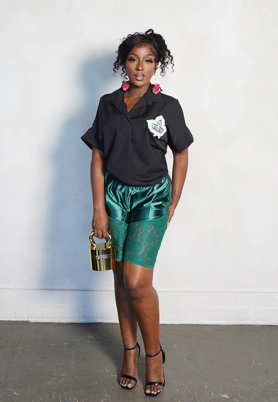 AKA® Pearl Ivy Black Short Sleeve Blouse